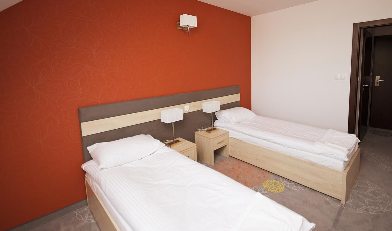 Zajazd Sebory Romany Sebory Kamer foto