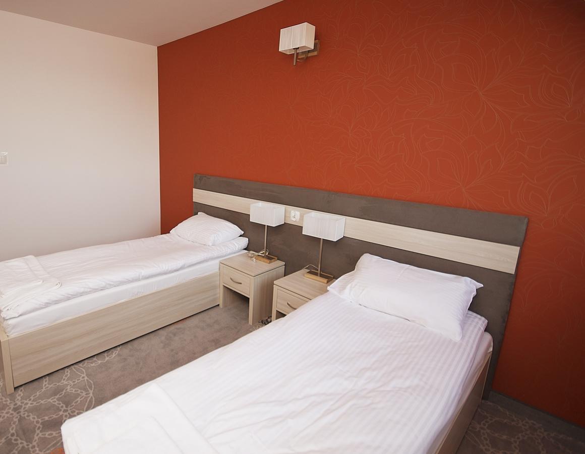 Zajazd Sebory Romany Sebory Kamer foto