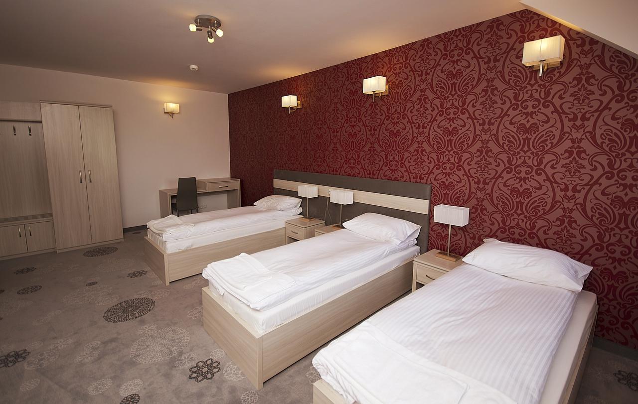 Zajazd Sebory Romany Sebory Kamer foto